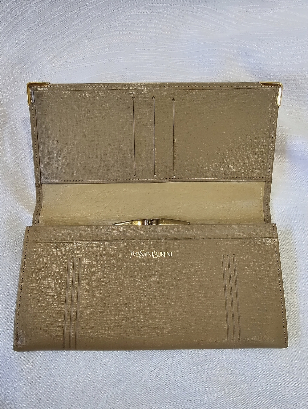 Yves Saint Laurent Tan Leather Vintage Continental Wallet with Gold Corners - Picture 7 of 12